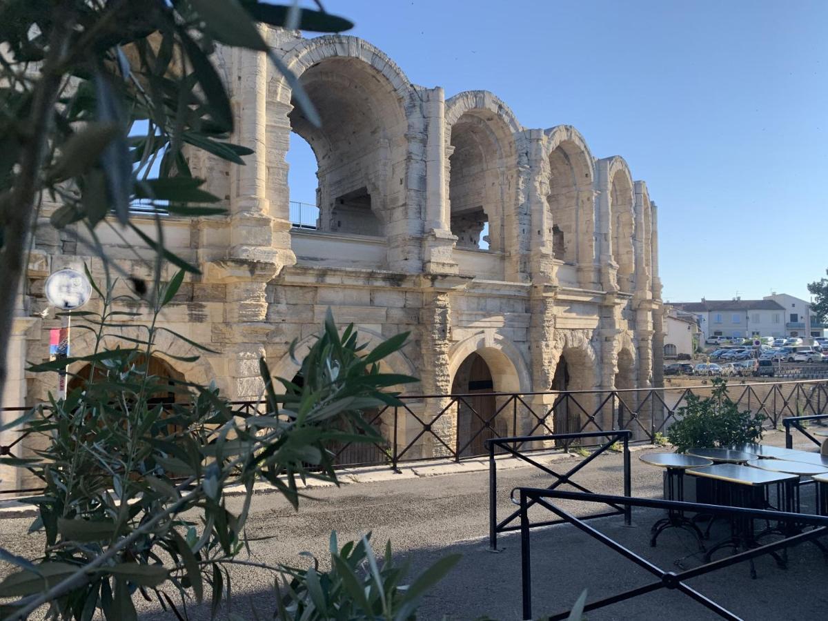 Holiday In Arles: Appartement De L'Amphitheatre Buitenkant foto